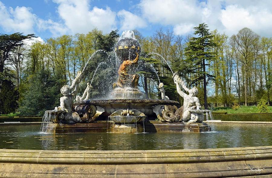 Fountain with Evening Illumination